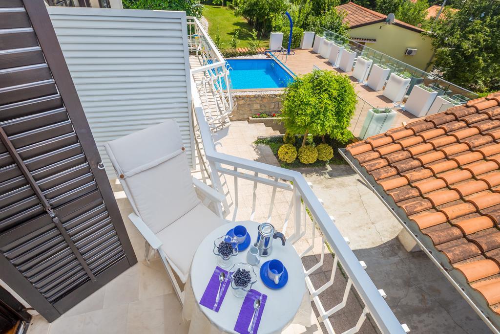 Ava Apartments Omisalj Ngoại thất bức ảnh