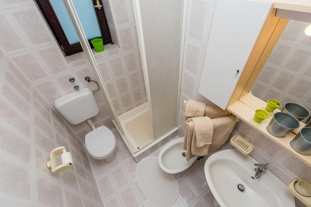 Ava Apartments Omisalj Ngoại thất bức ảnh