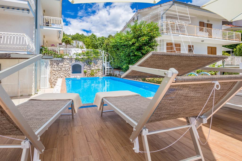 Ava Apartments Omisalj Ngoại thất bức ảnh
