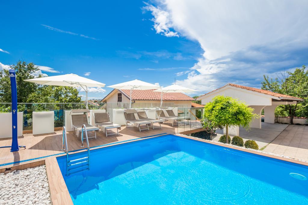 Ava Apartments Omisalj Ngoại thất bức ảnh