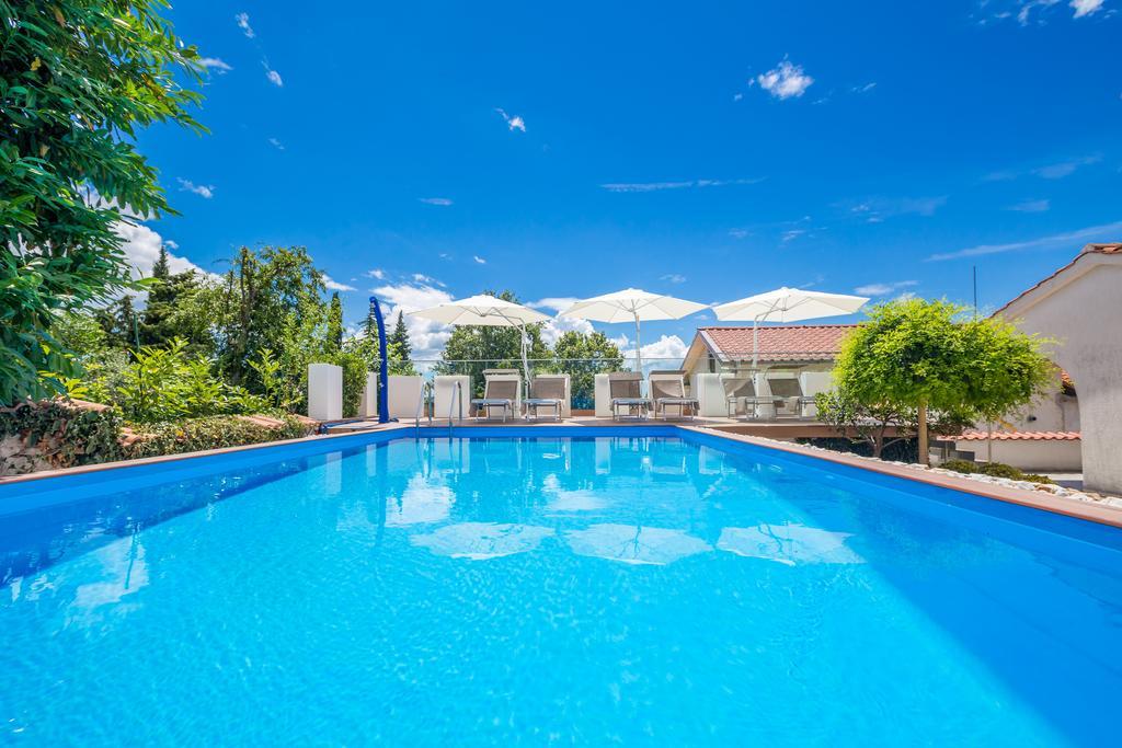 Ava Apartments Omisalj Ngoại thất bức ảnh